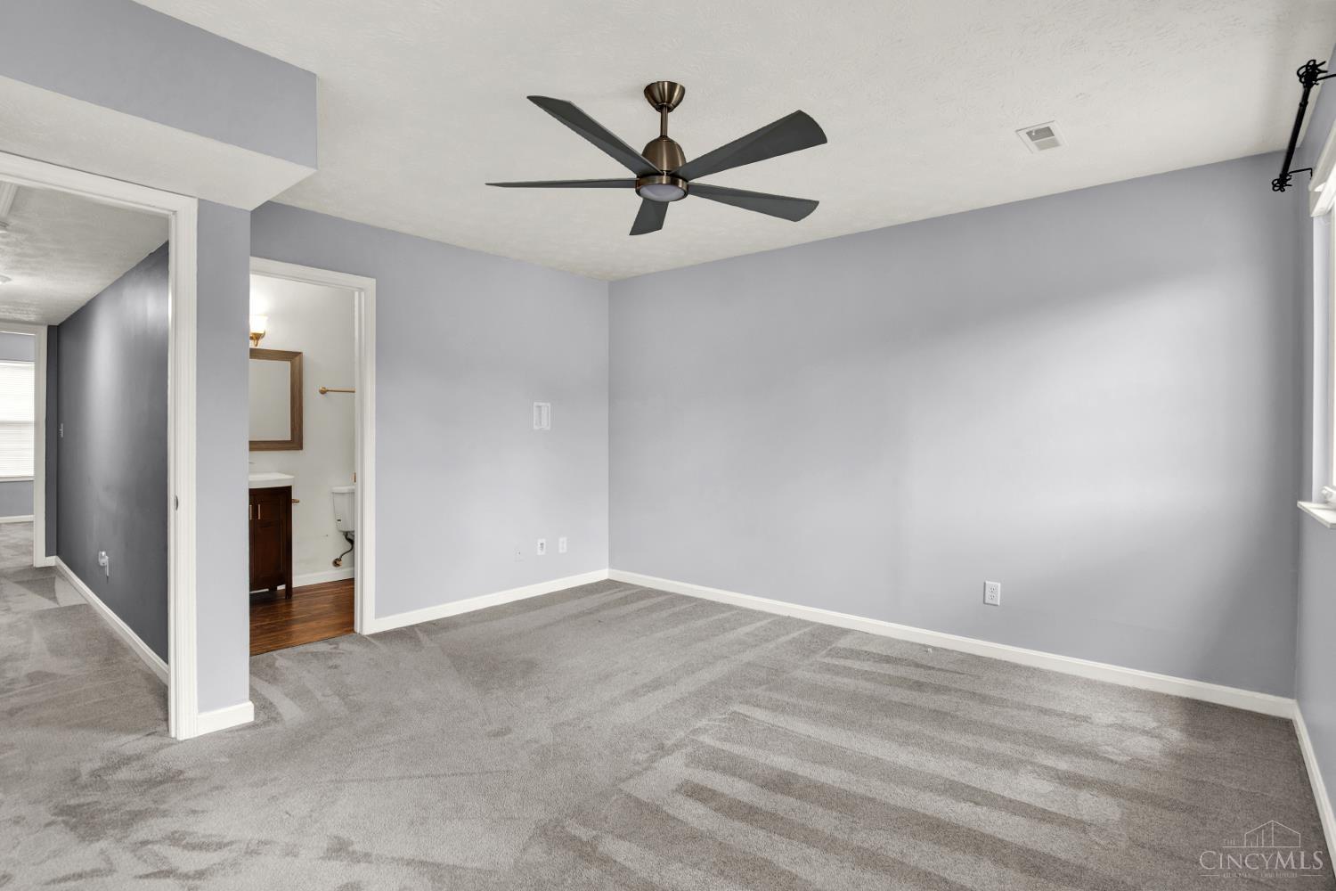 10555 Montgomery Road Property Photo 54