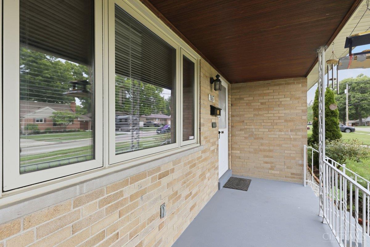 3367 Nandale Drive Property Photo 6