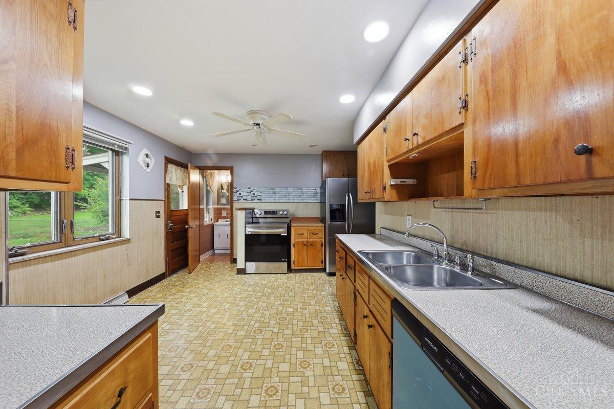 3367 Nandale Drive Property Photo 15