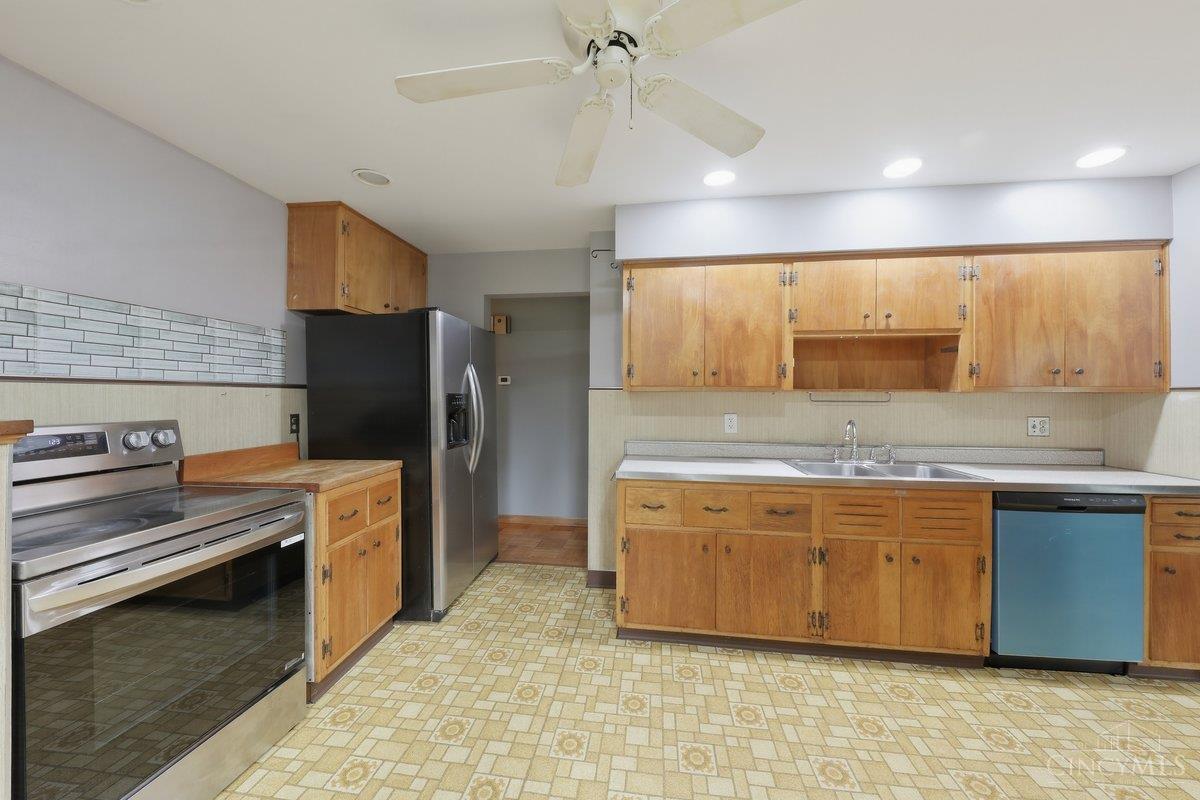 3367 Nandale Drive Property Photo 17