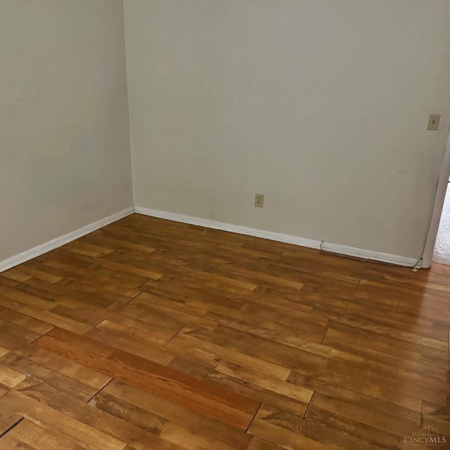 4904 Chalet Drive Property Photo 4