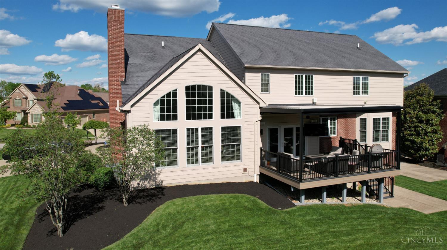 2440 Ashton Court Property Photo 4
