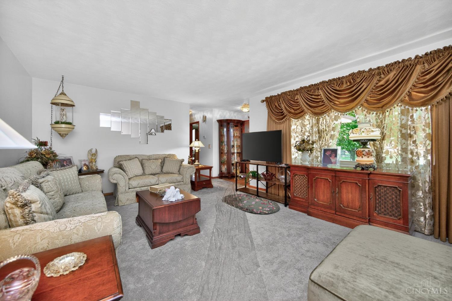 4540 Cavalier Court Property Photo 7