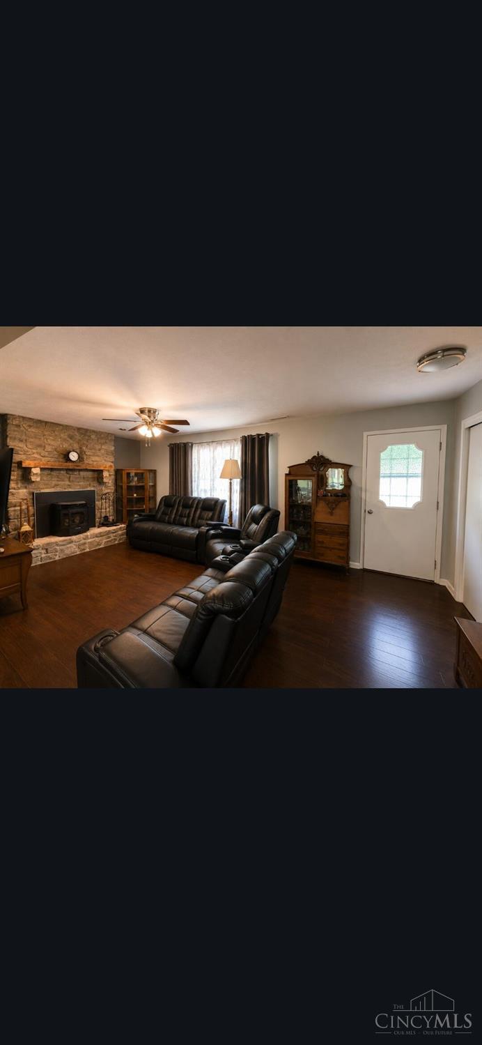 2594 Phillips Road Property Photo 3