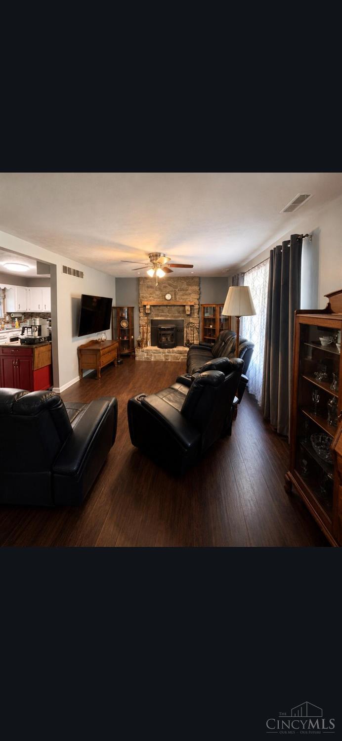 2594 Phillips Road Property Photo 4