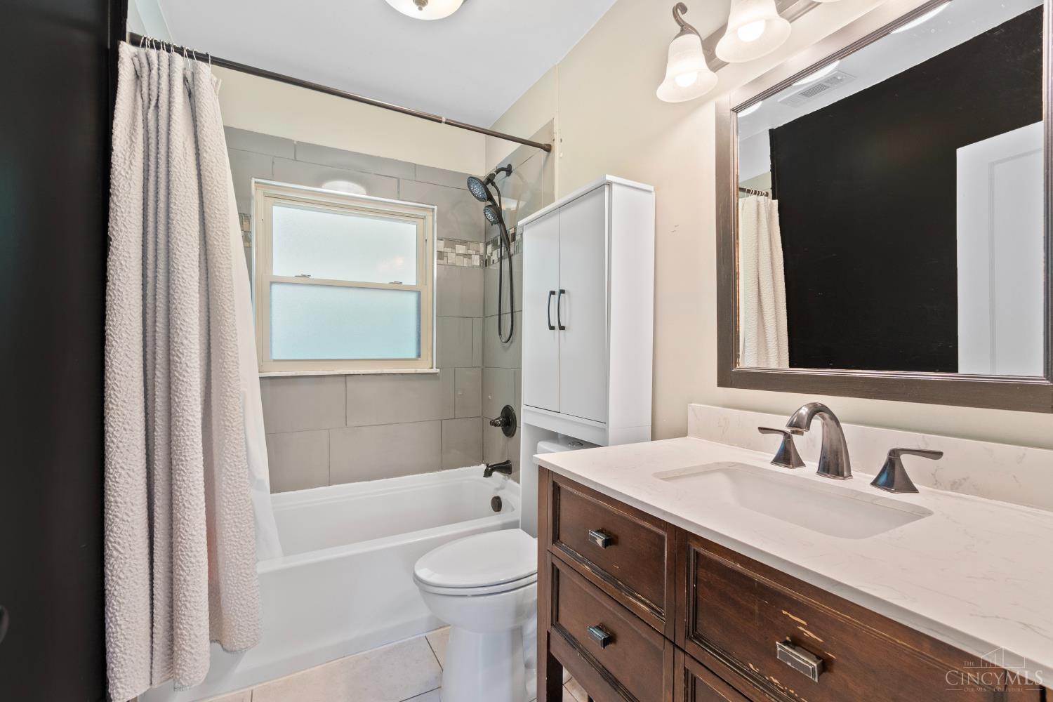 6424 Montgomery Road Property Photo 11