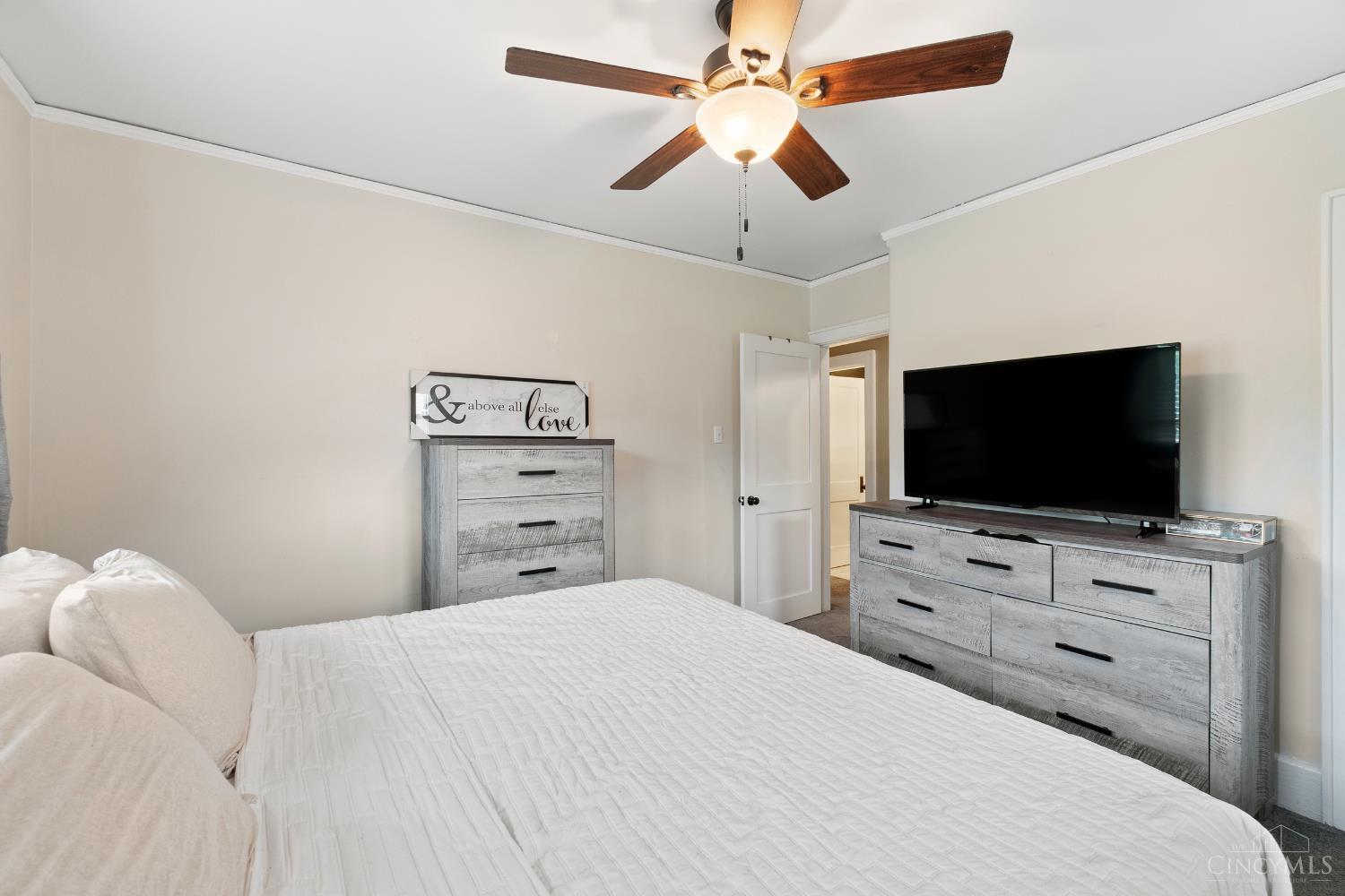 6424 Montgomery Road Property Photo 22
