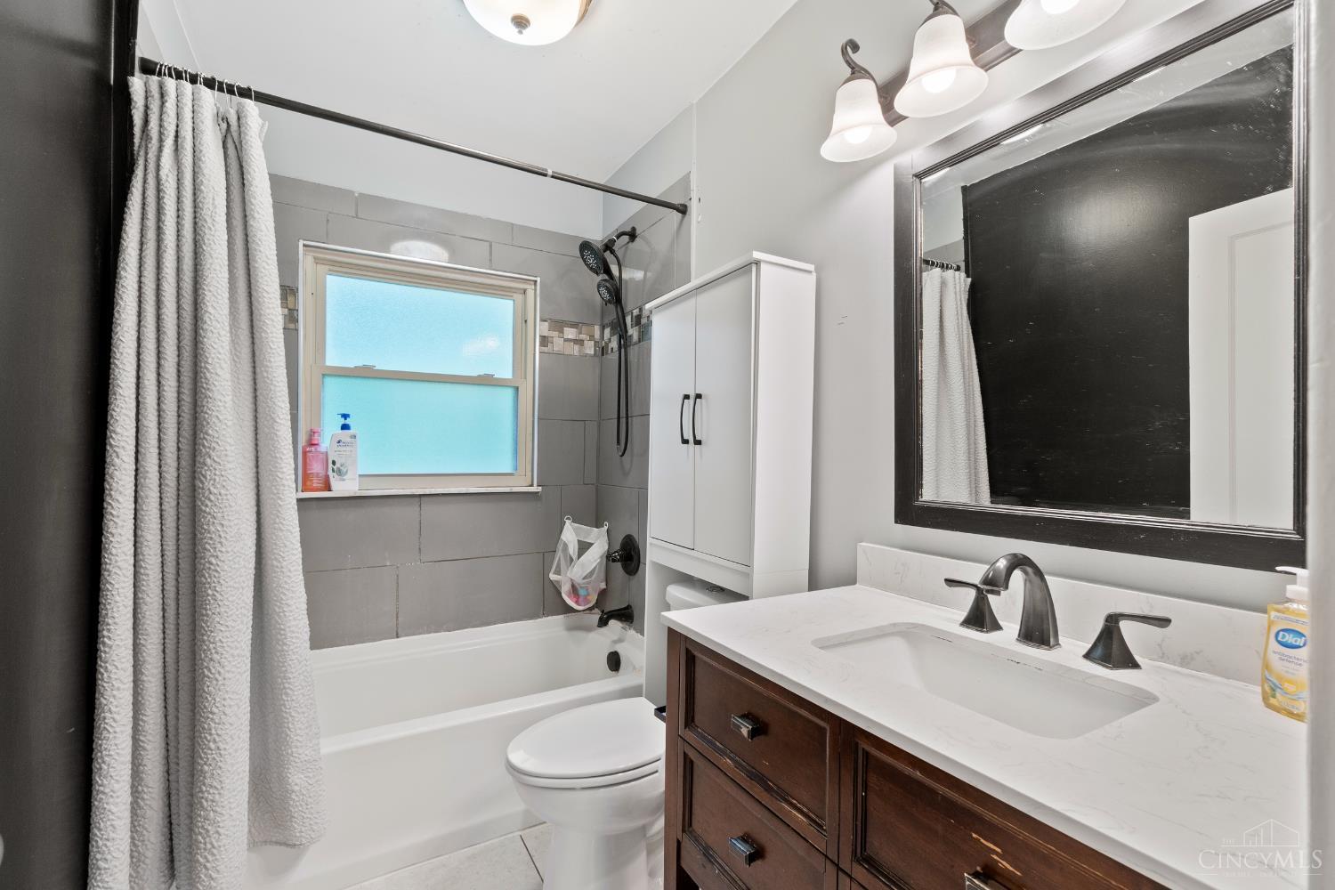 6424 Montgomery Road Property Photo 27
