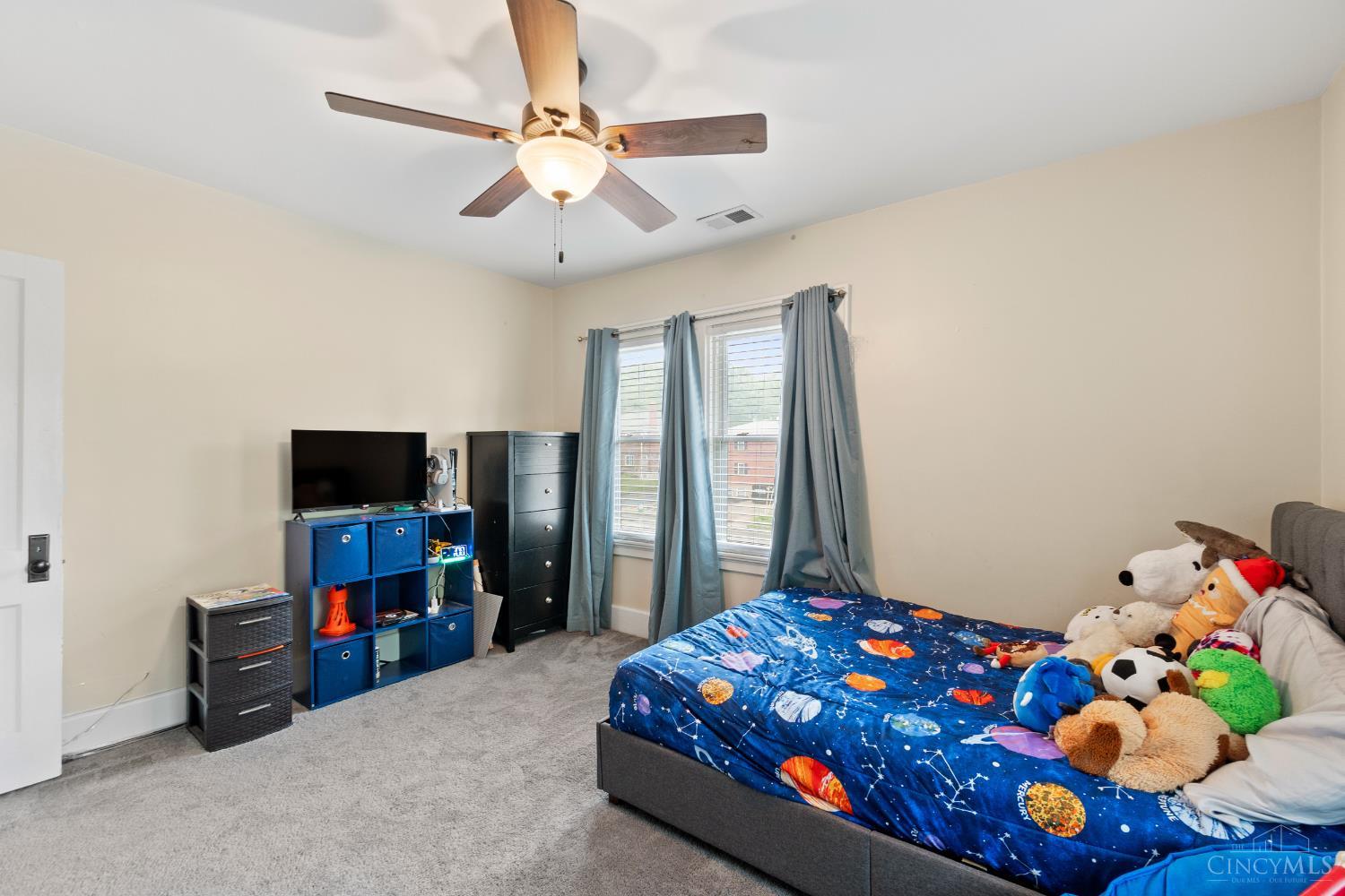 6424 Montgomery Road Property Photo 32