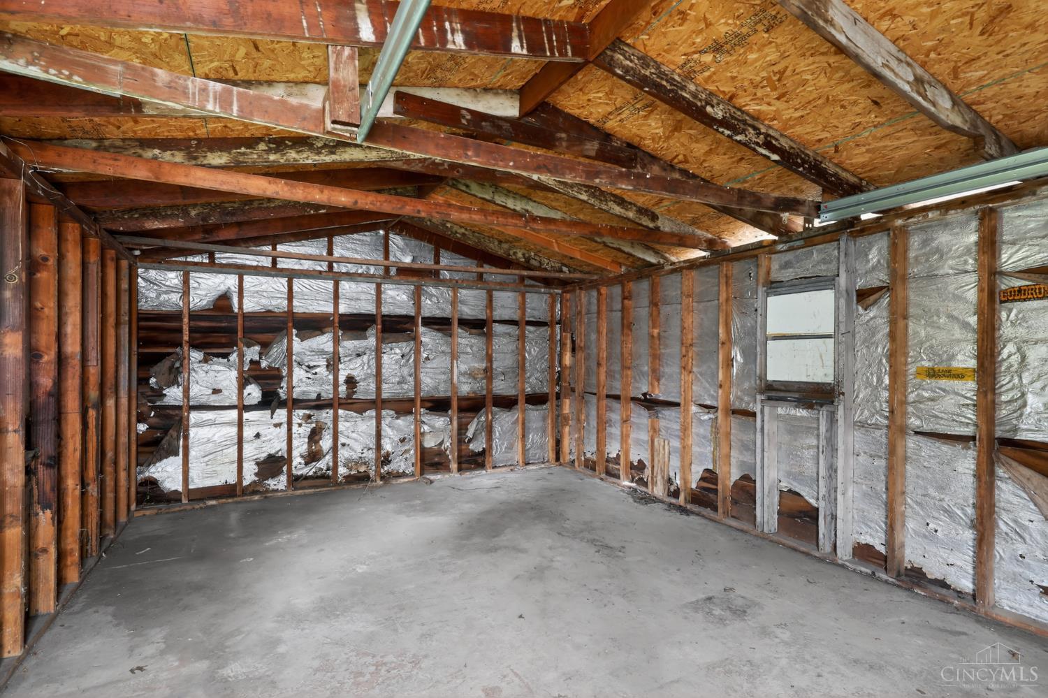 9570 Pippin Road Property Photo 2