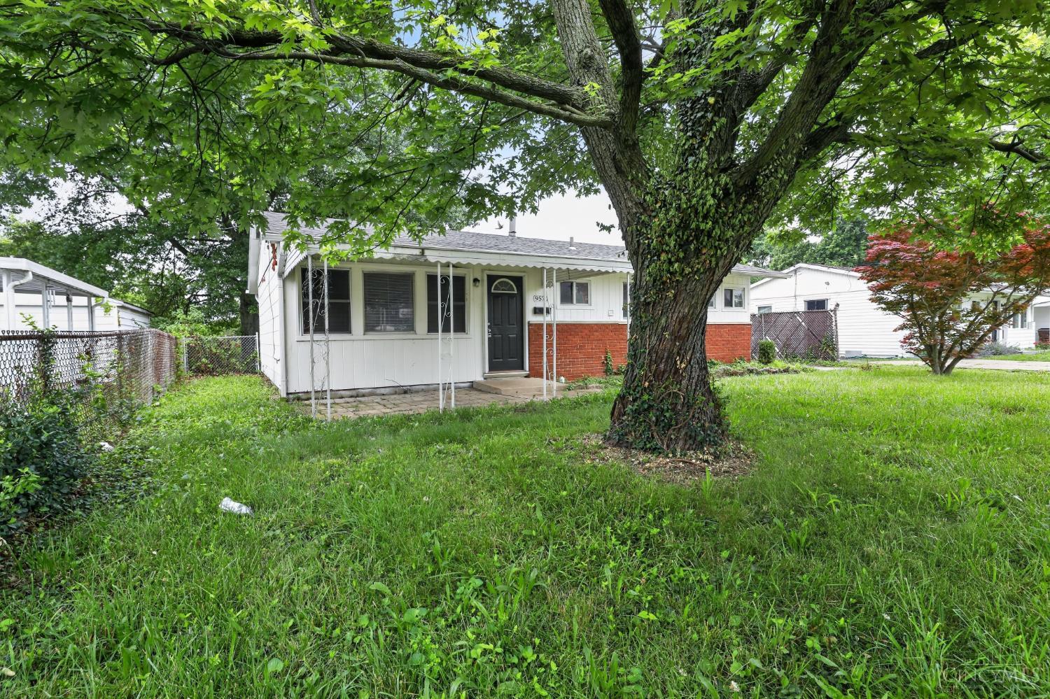 9570 Pippin Road Property Photo 4