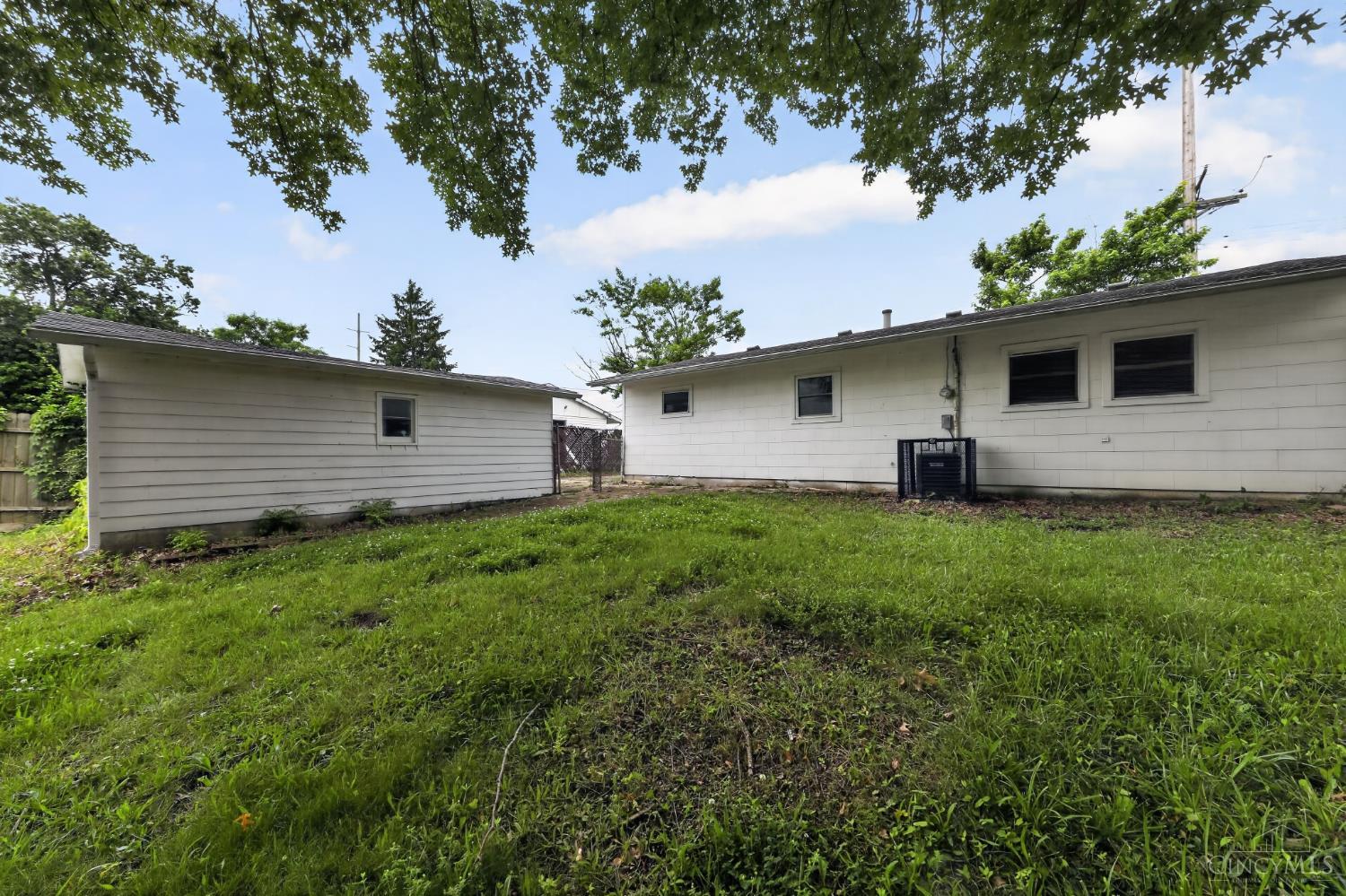 9570 Pippin Road Property Photo 6