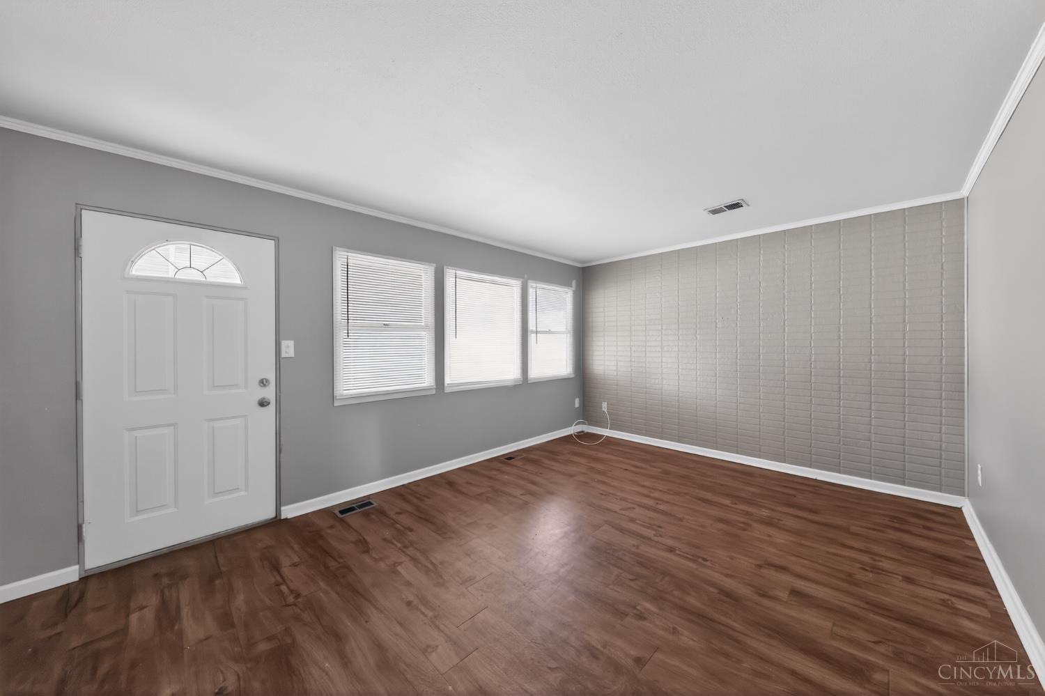 9570 Pippin Road Property Photo 9