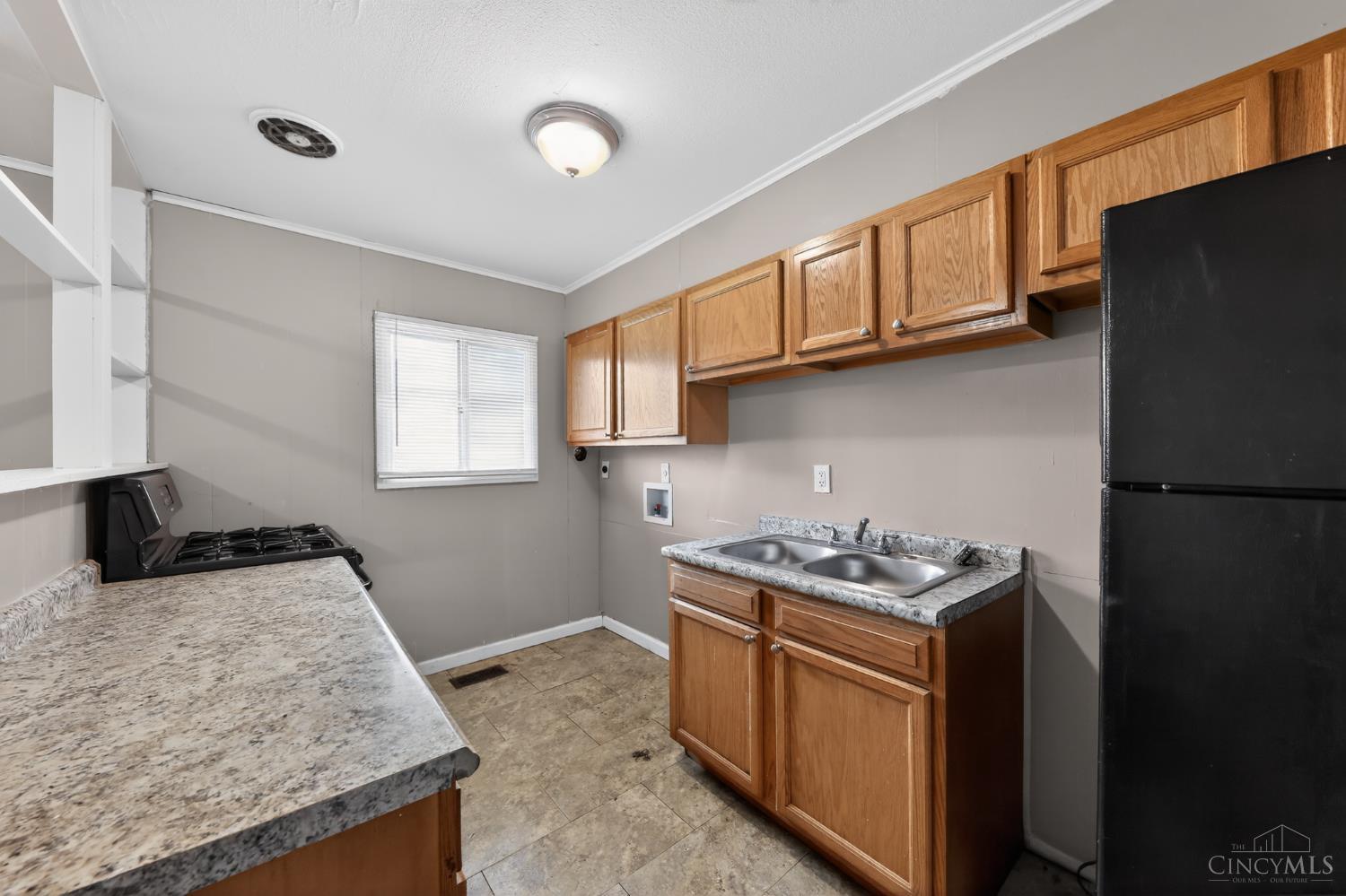 9570 Pippin Road Property Photo 11
