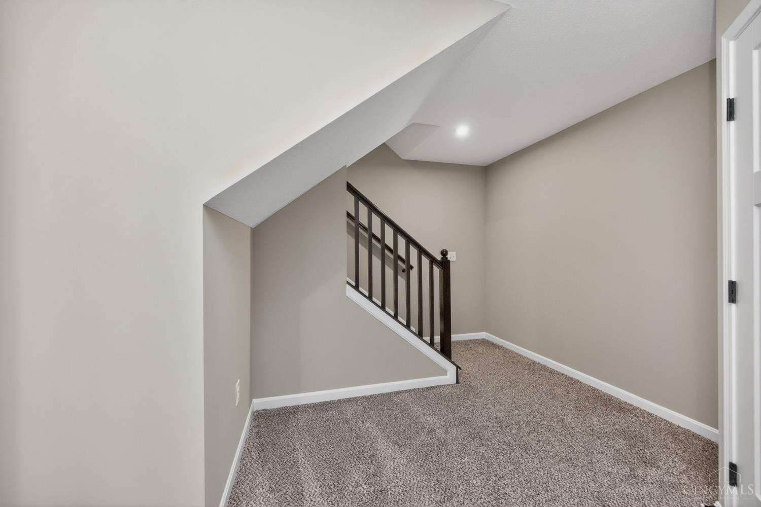 405 Bethpage Way Property Photo 7