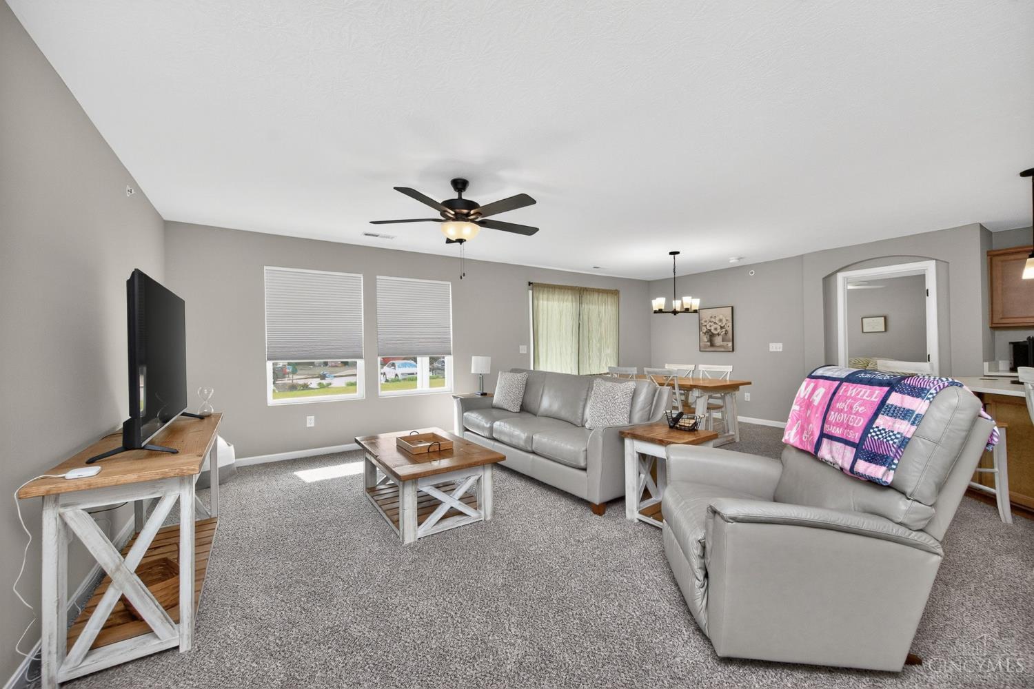405 Bethpage Way Property Photo 16