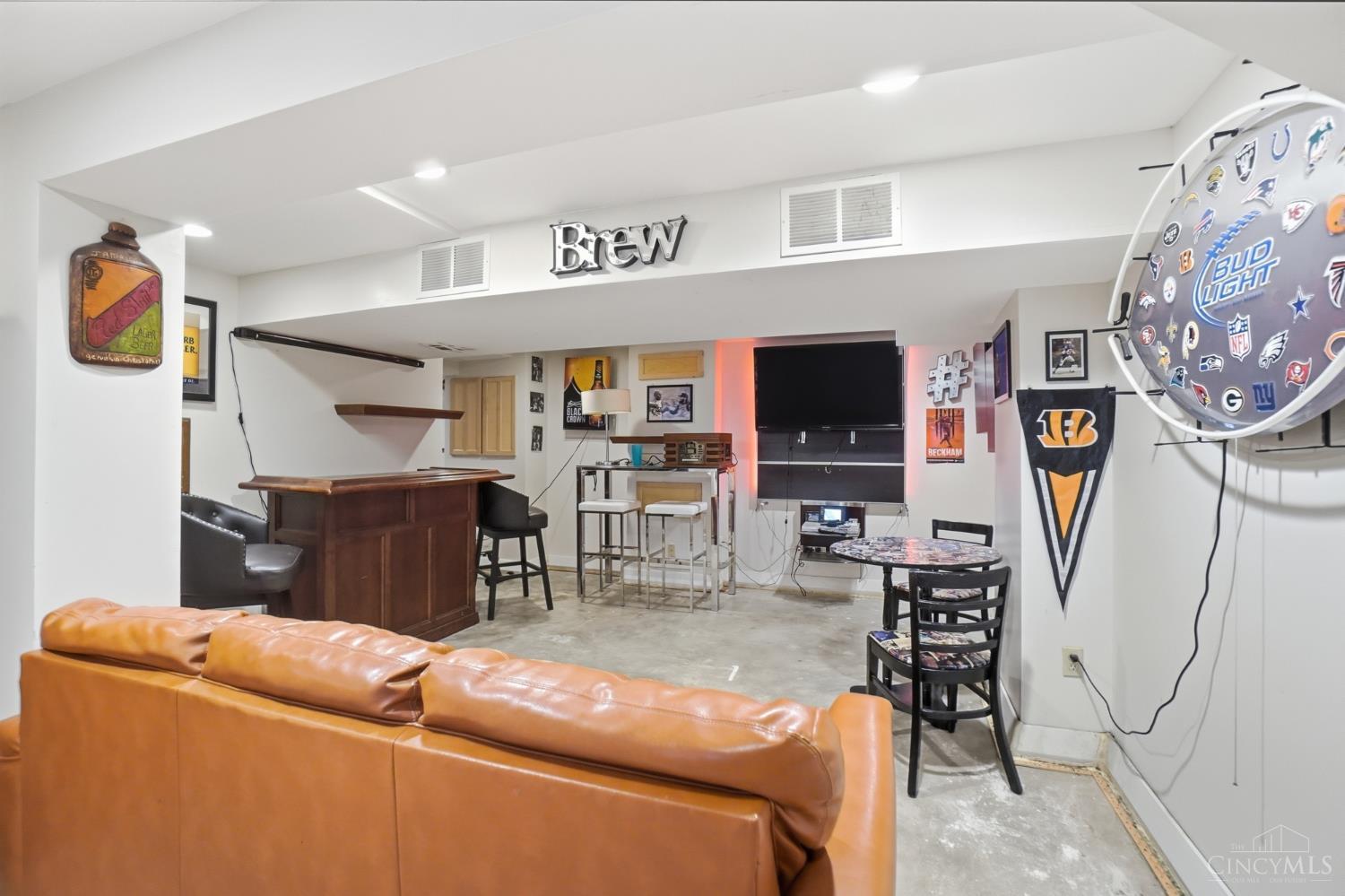 8967 Cherry Blossom Lane Property Photo 14
