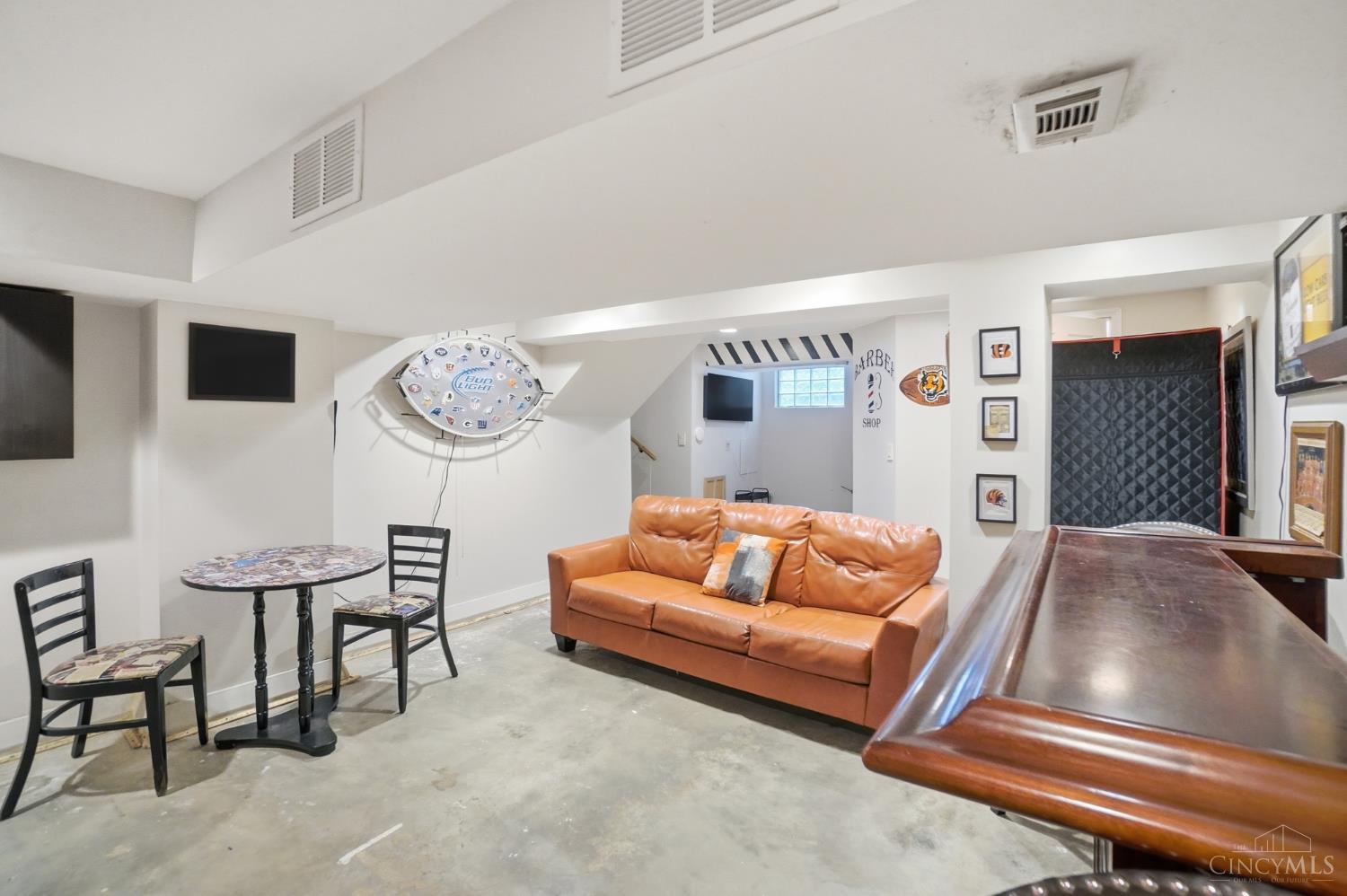 8967 Cherry Blossom Lane Property Photo 15
