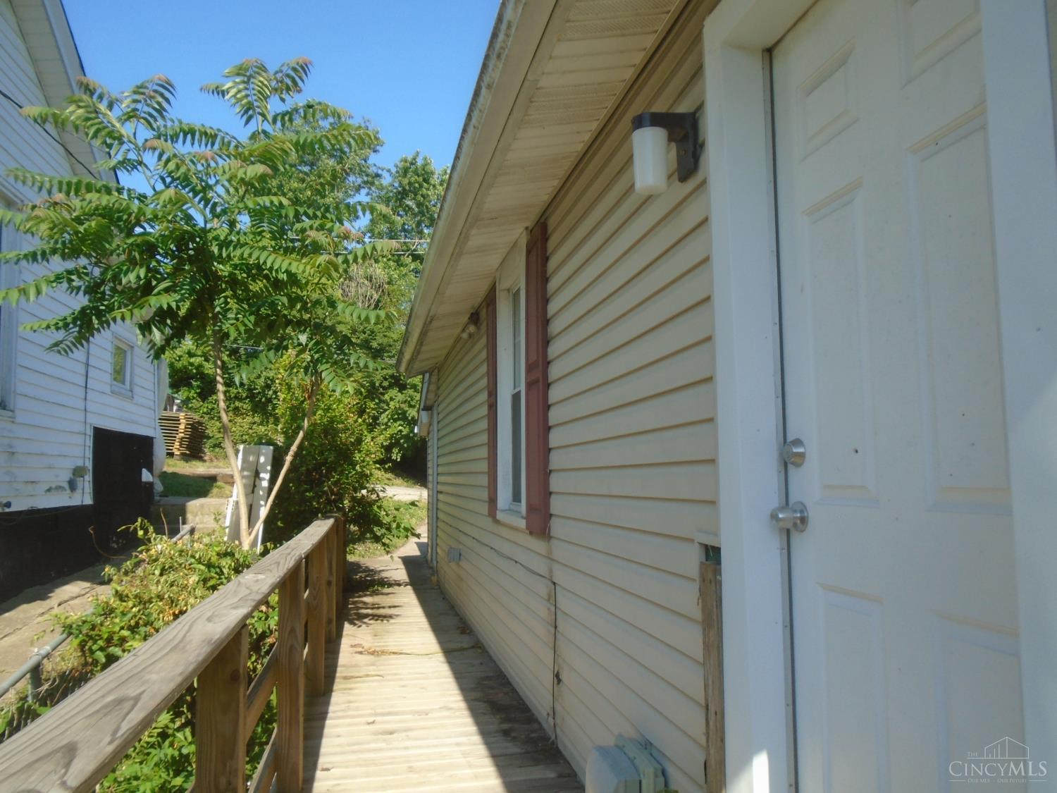 1823 Parrish Avenue Property Photo 3