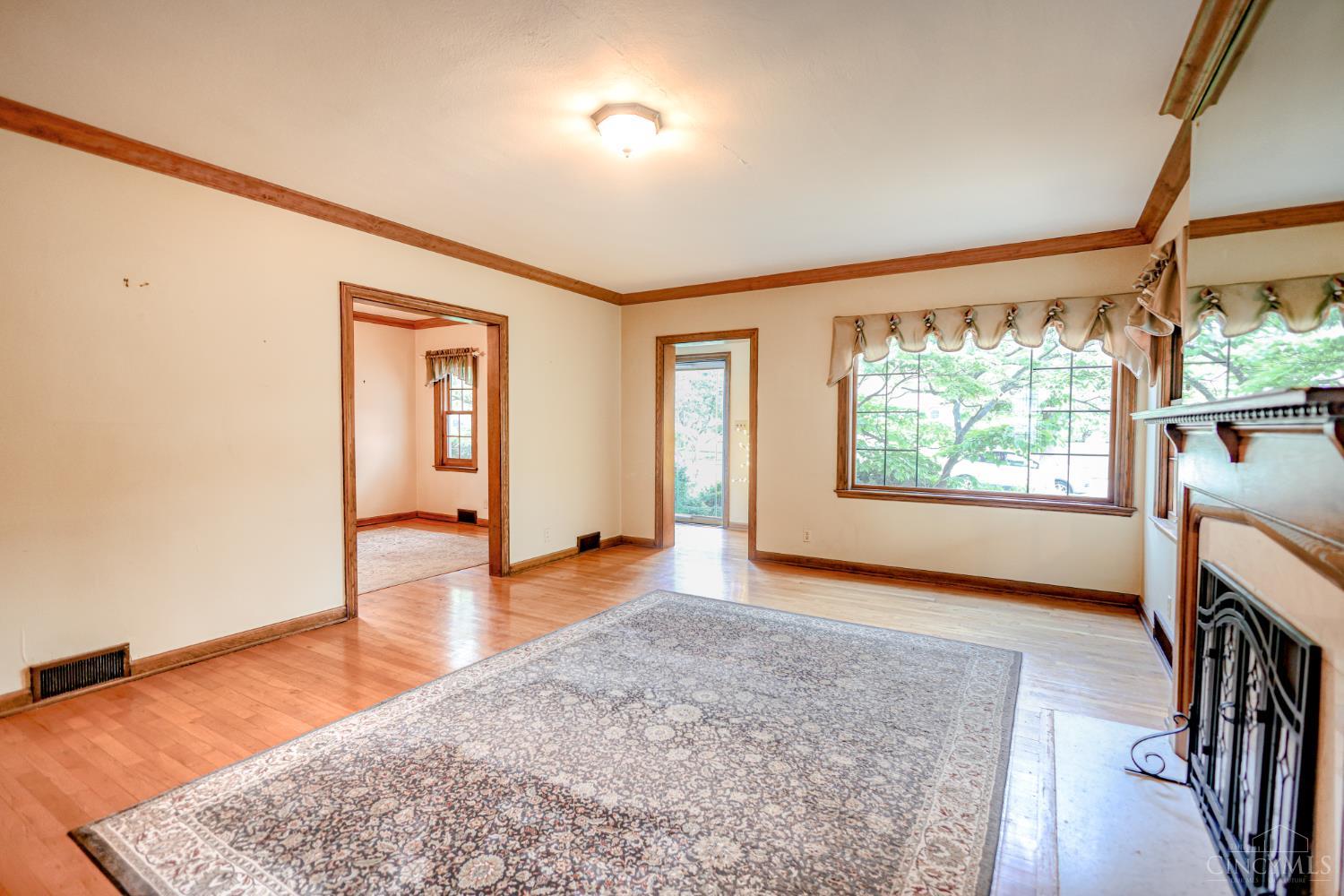 811 Lawn Avenue Property Photo 8