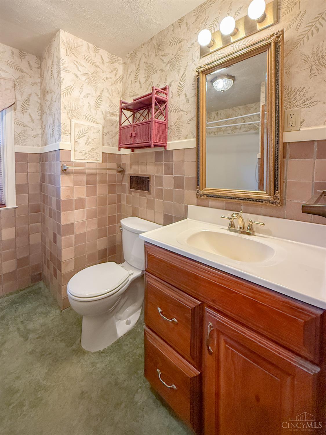 811 Lawn Avenue Property Photo 25