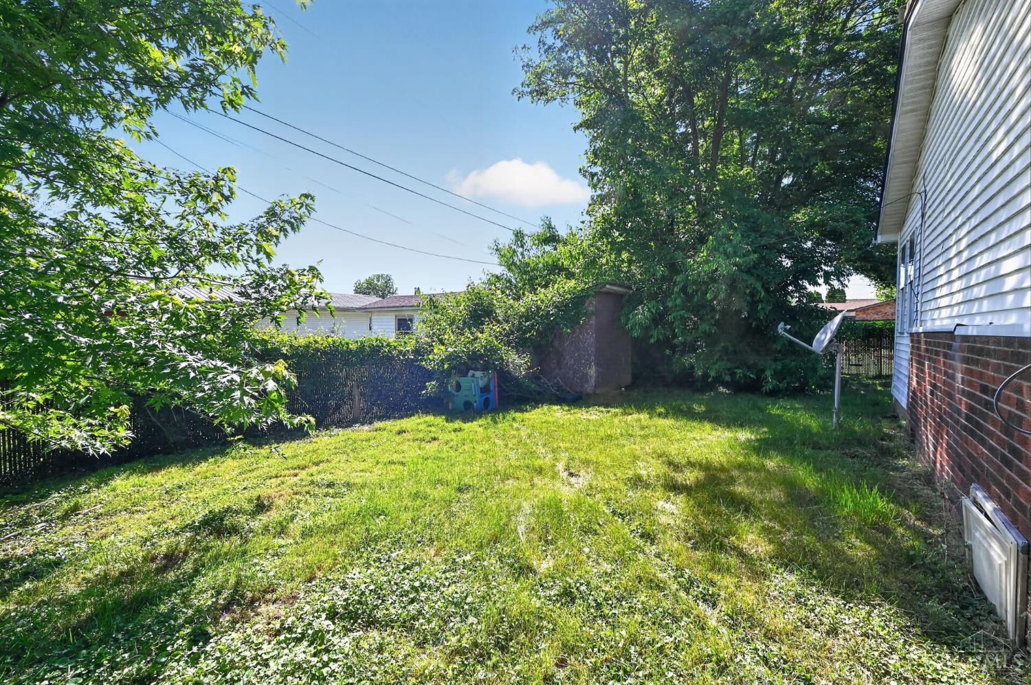 1752 Waldo Drive Property Photo 3