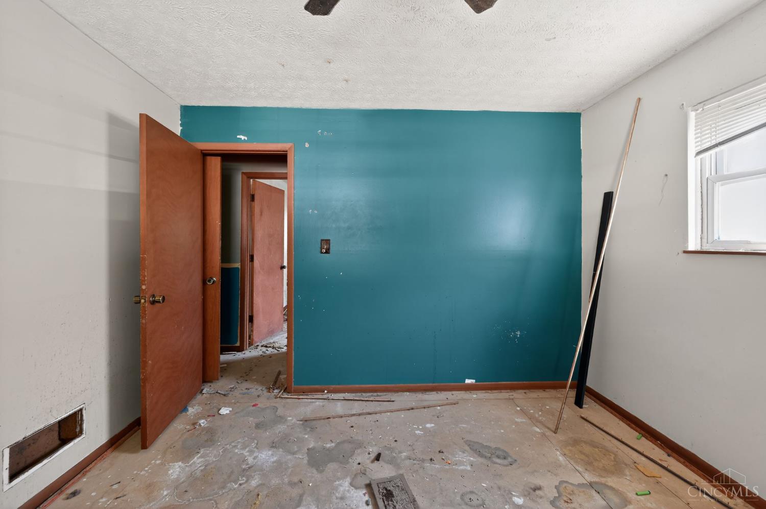 1752 Waldo Drive Property Photo 4