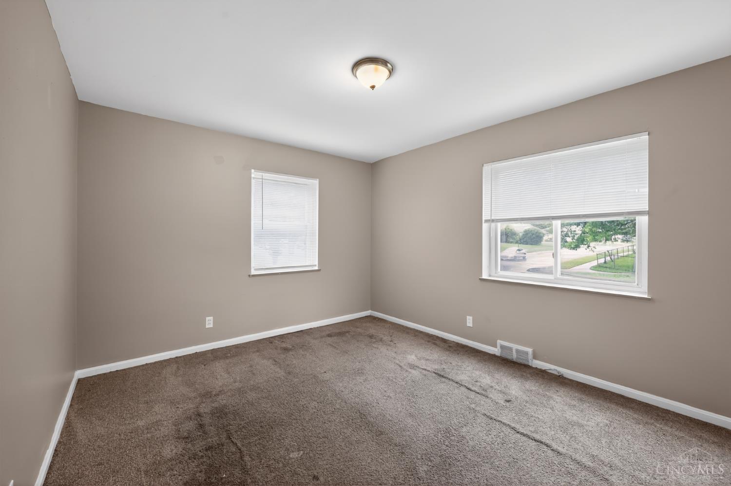 8668 Daly Road Property Photo 5