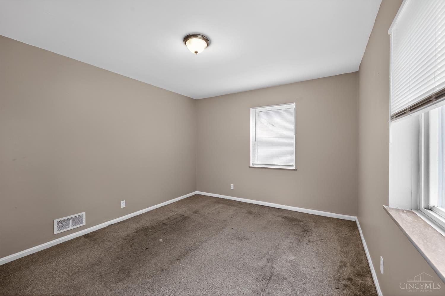 8668 Daly Road Property Photo 8