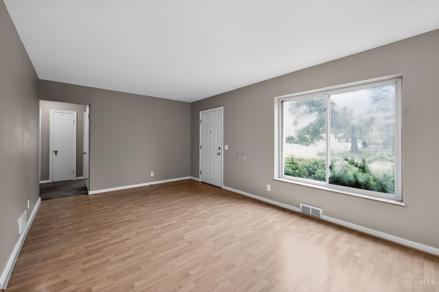 8668 Daly Road Property Photo 9