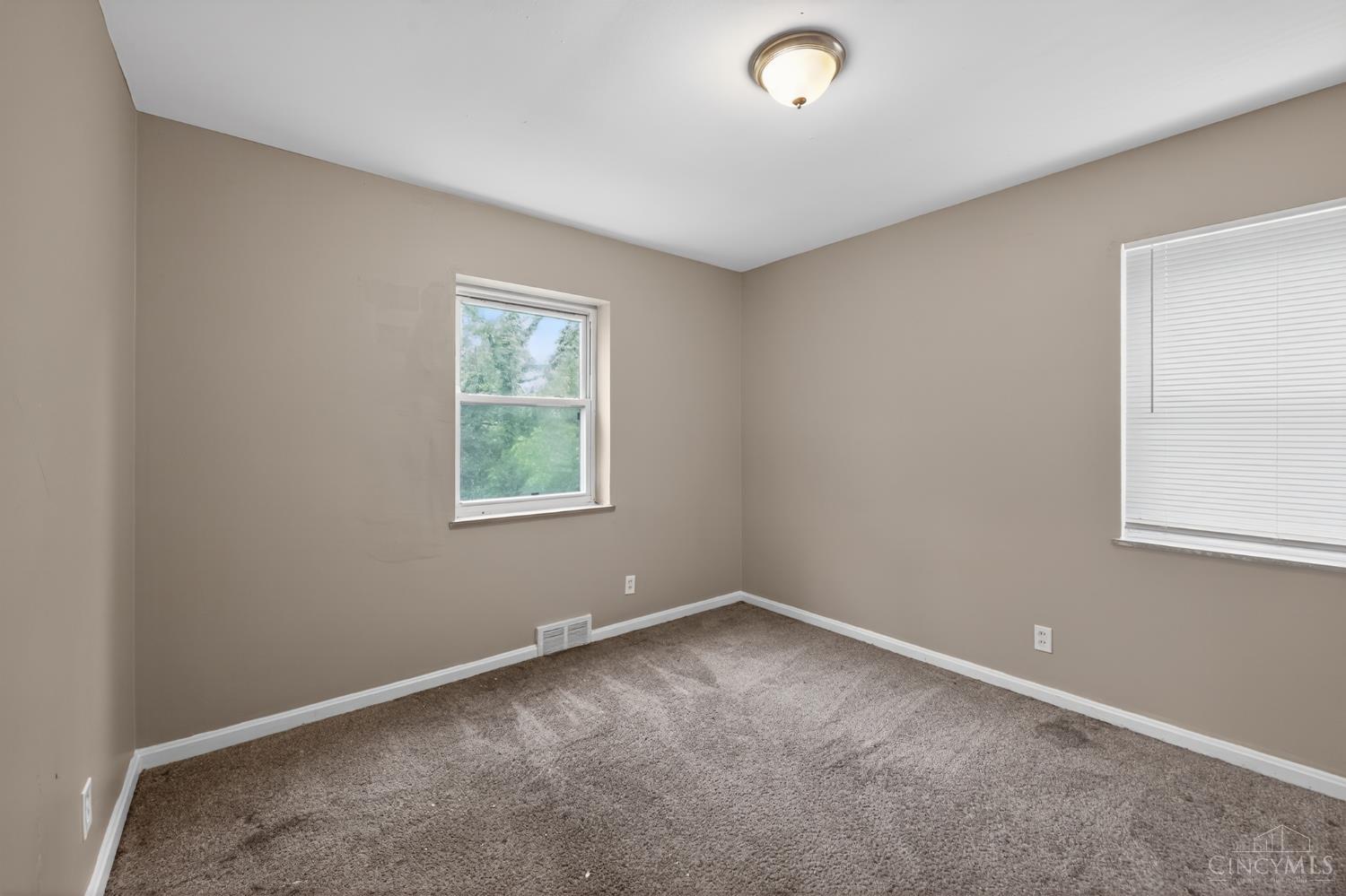 8668 Daly Road Property Photo 10