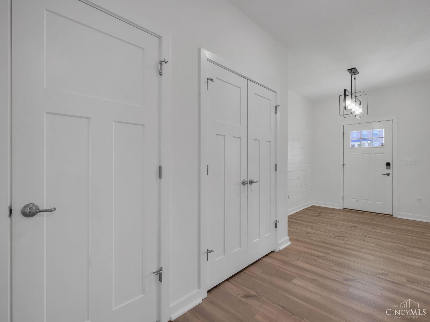 8705 Quietwood Lane Property Photo 7