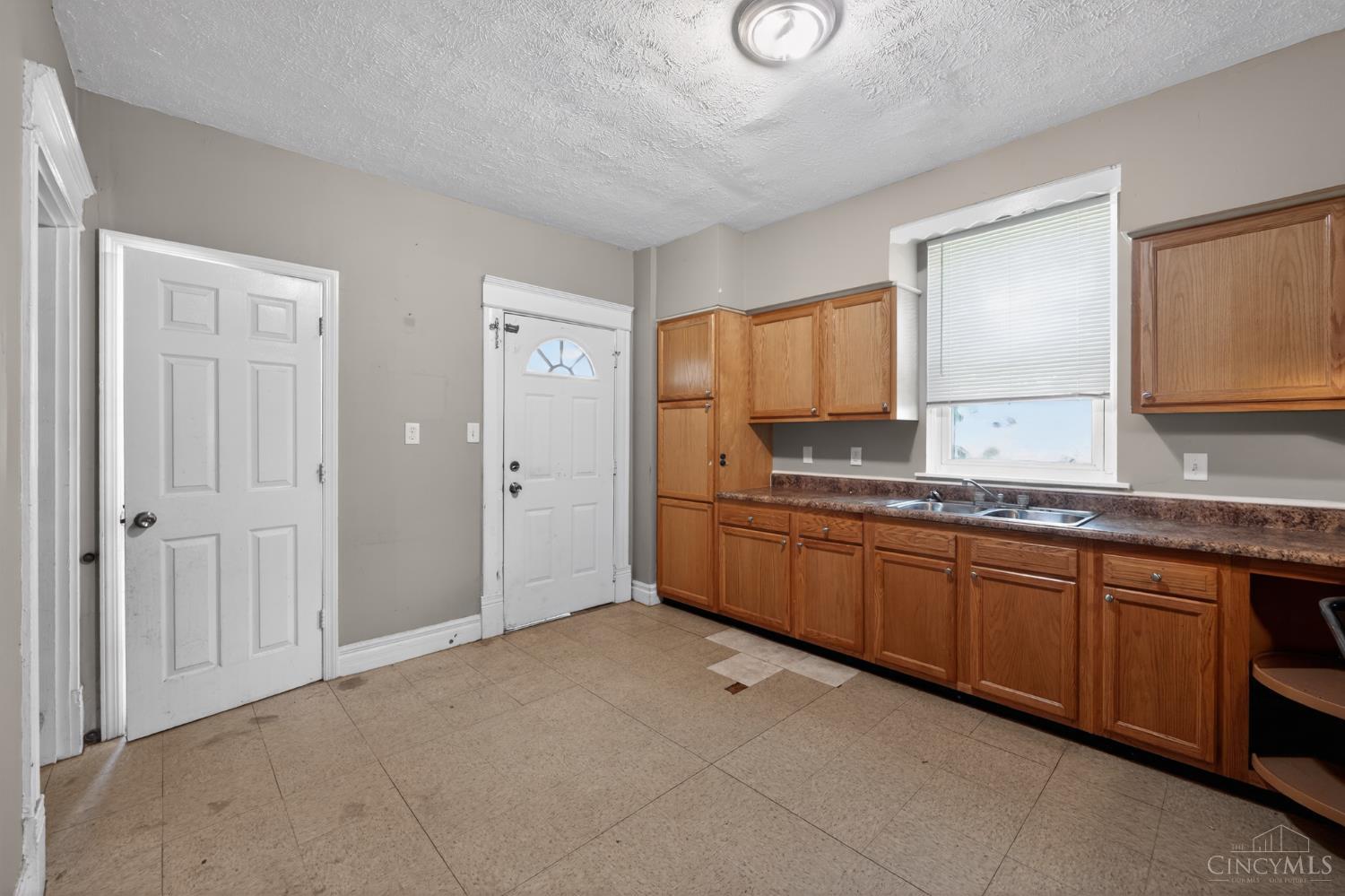 3845 Olivette Avenue Property Photo 7