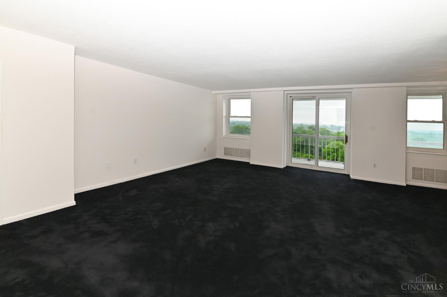 2444 Madison Road Property Photo 4