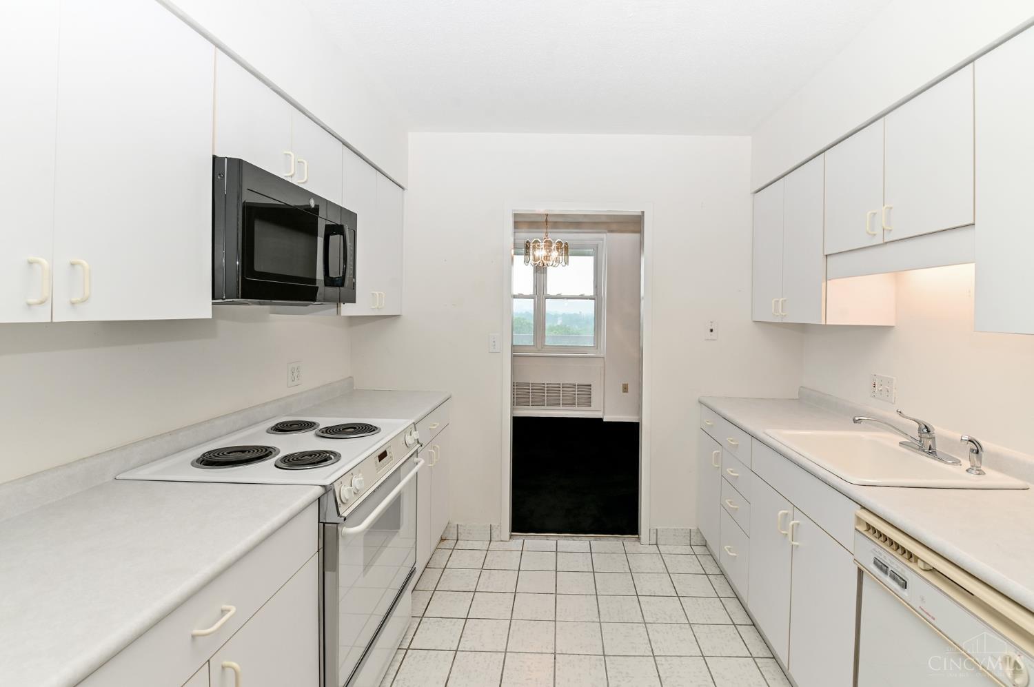 2444 Madison Road Property Photo 19
