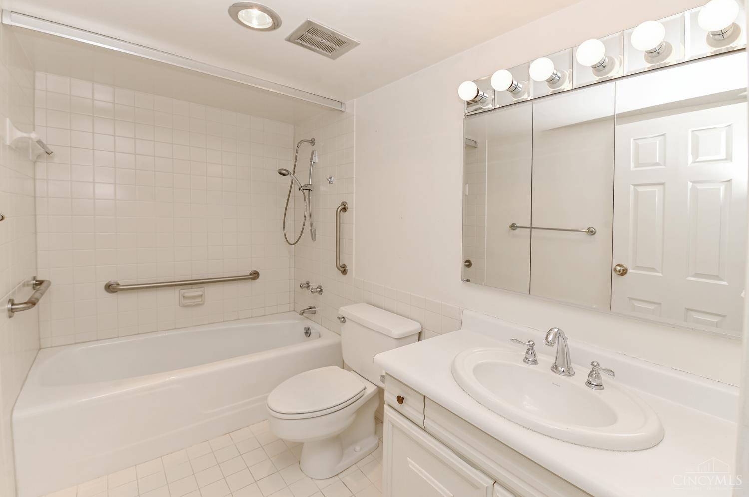 2444 Madison Road Property Photo 23