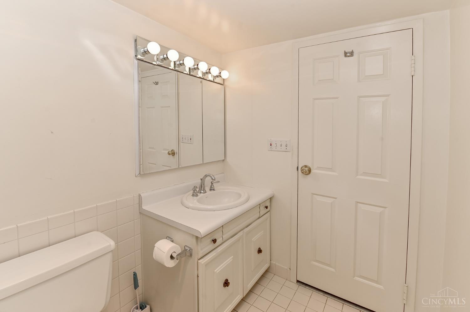 2444 Madison Road Property Photo 24