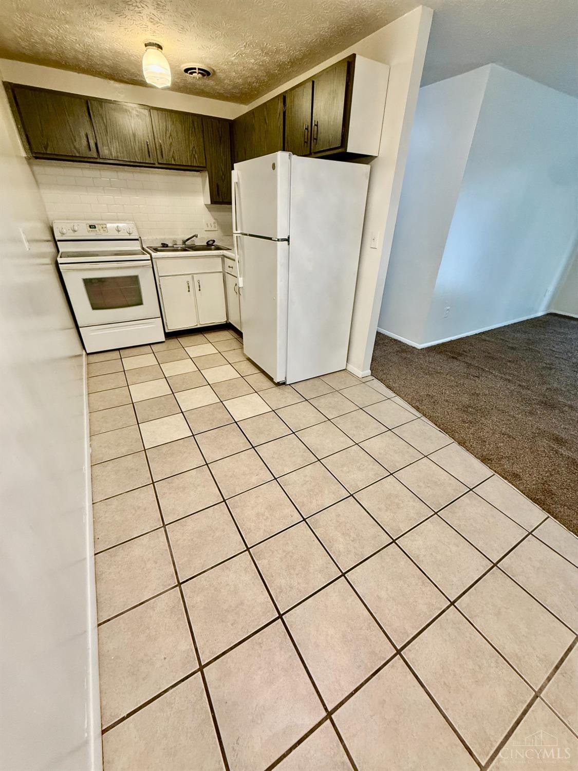 3527 Werk Road Property Photo 4