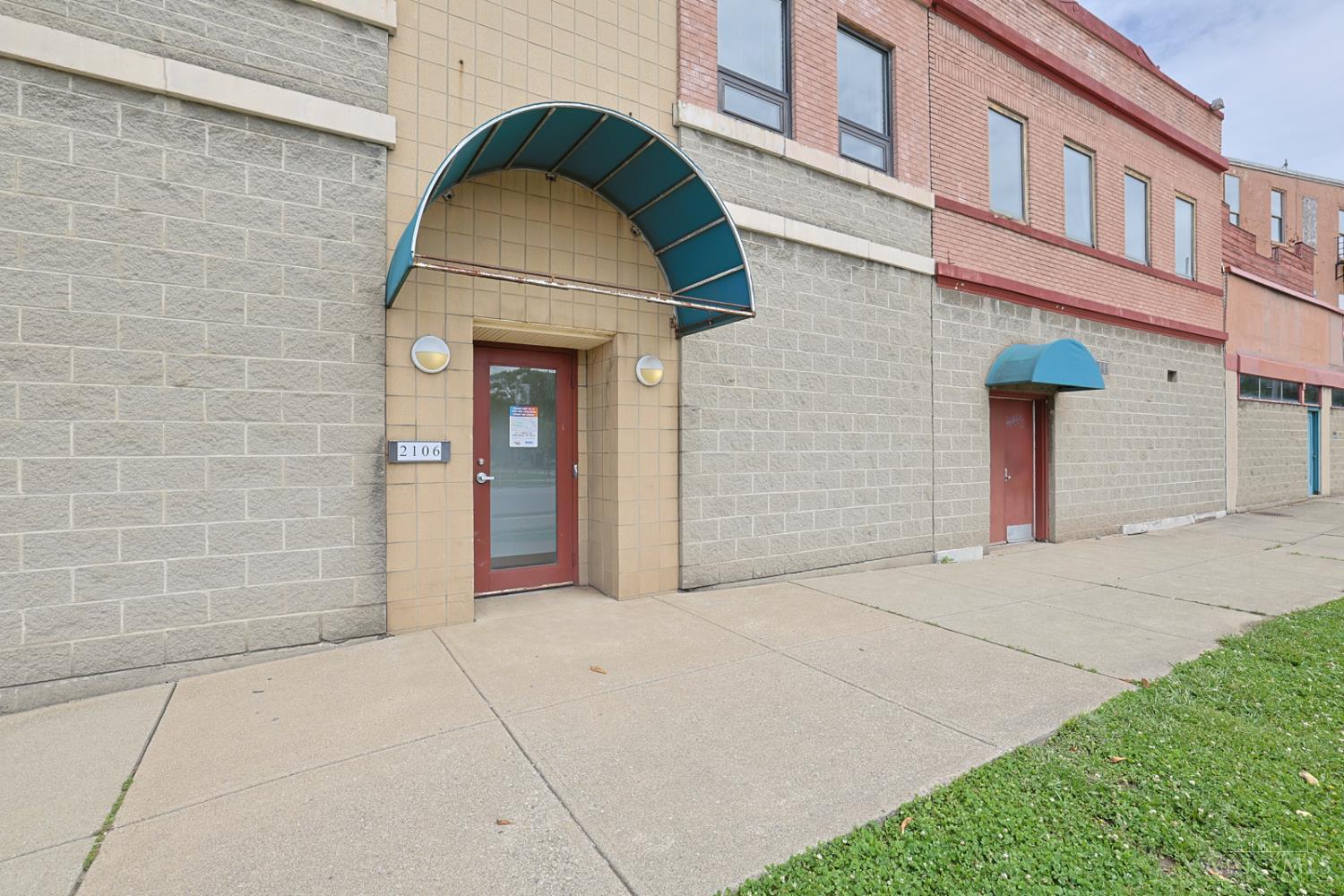 2108 Central Parkway Property Photo 4