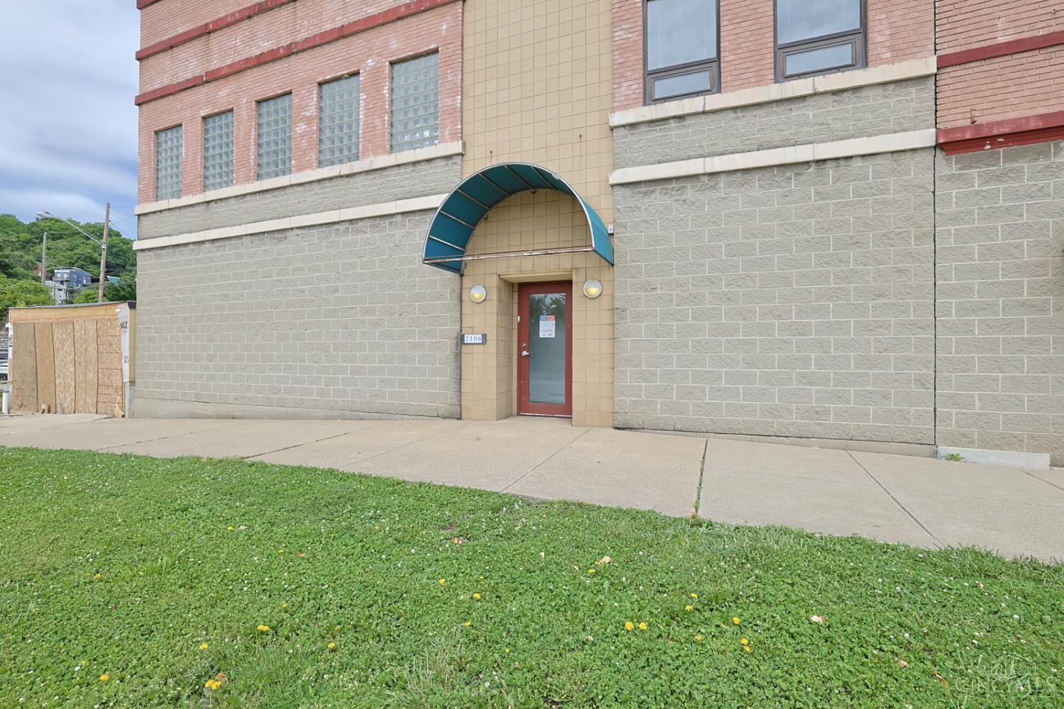 2108 Central Parkway Property Photo 5