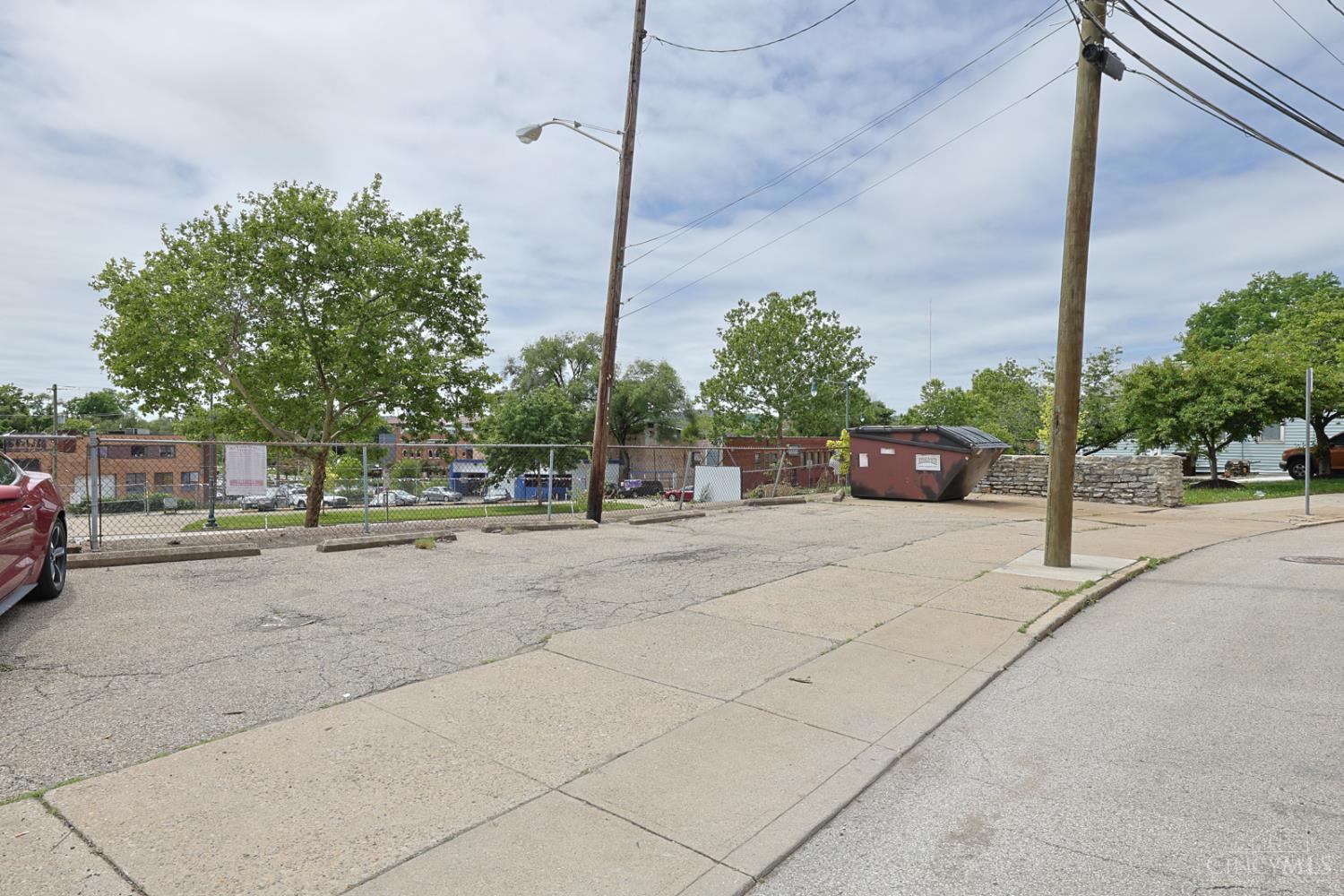 2108 Central Parkway Property Photo 8