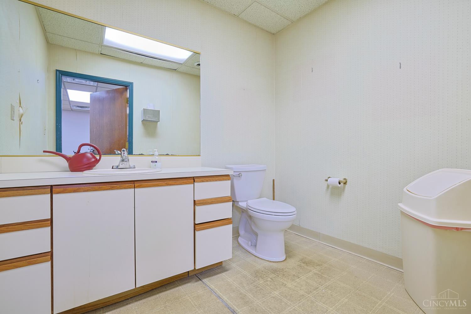 2108 Central Parkway Property Photo 15