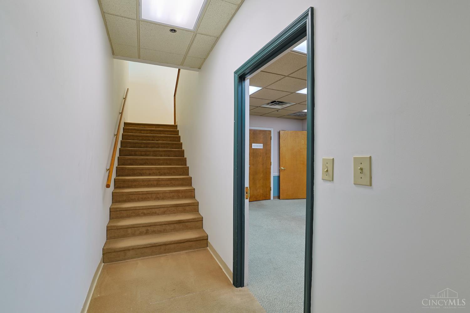 2108 Central Parkway Property Photo 16
