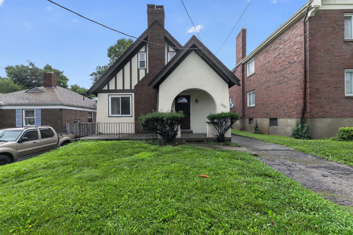 2784 Losantiville Avenue Property Photo 1