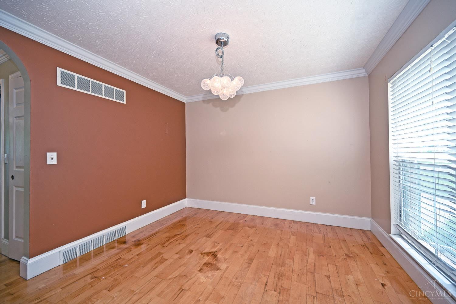 1208 Parkside Drive Property Photo 6