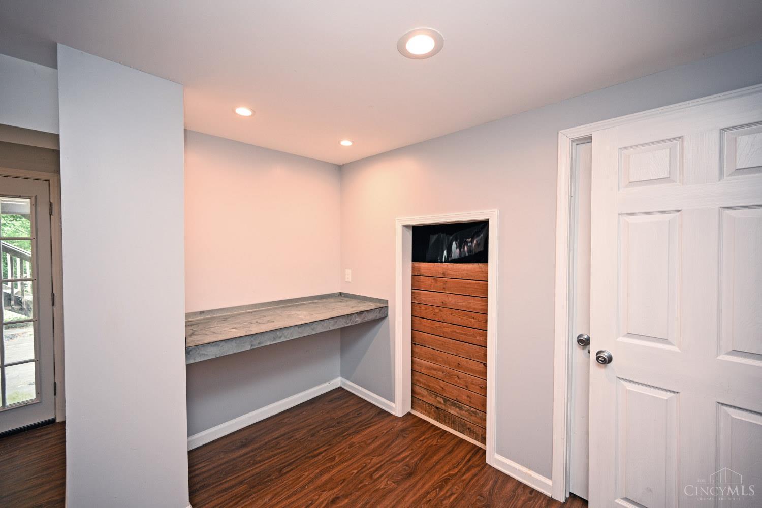 1208 Parkside Drive Property Photo 46