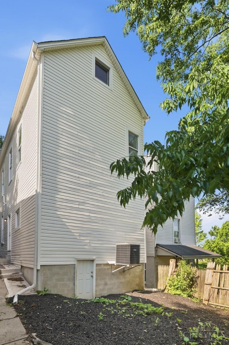 634 Tafel Street Property Photo 44