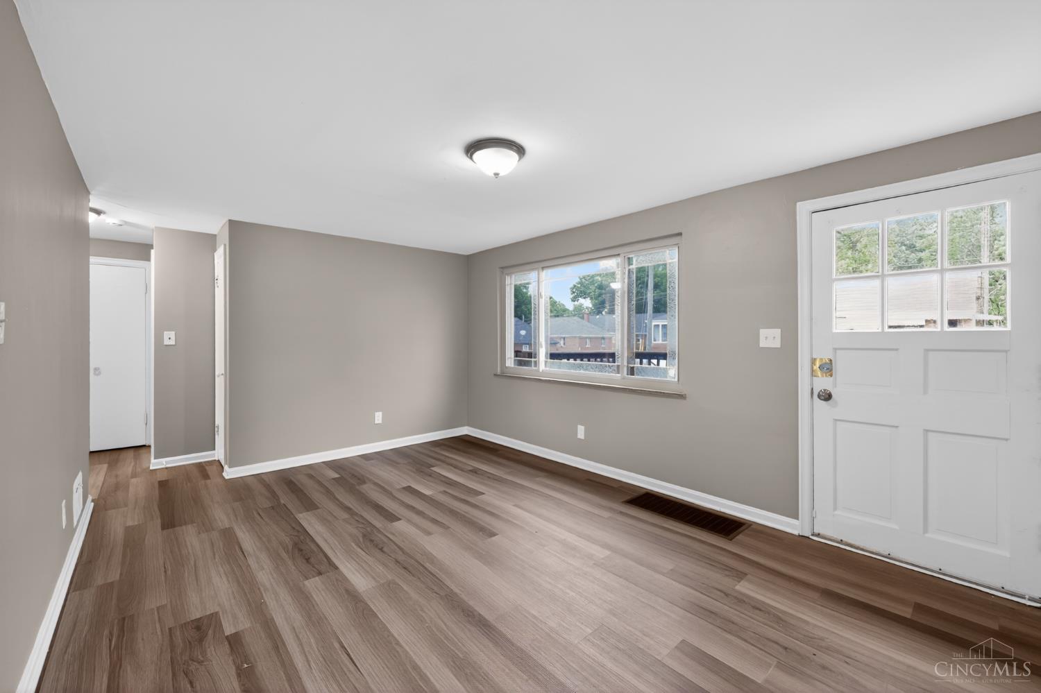 6331 Stover Avenue Property Photo 4