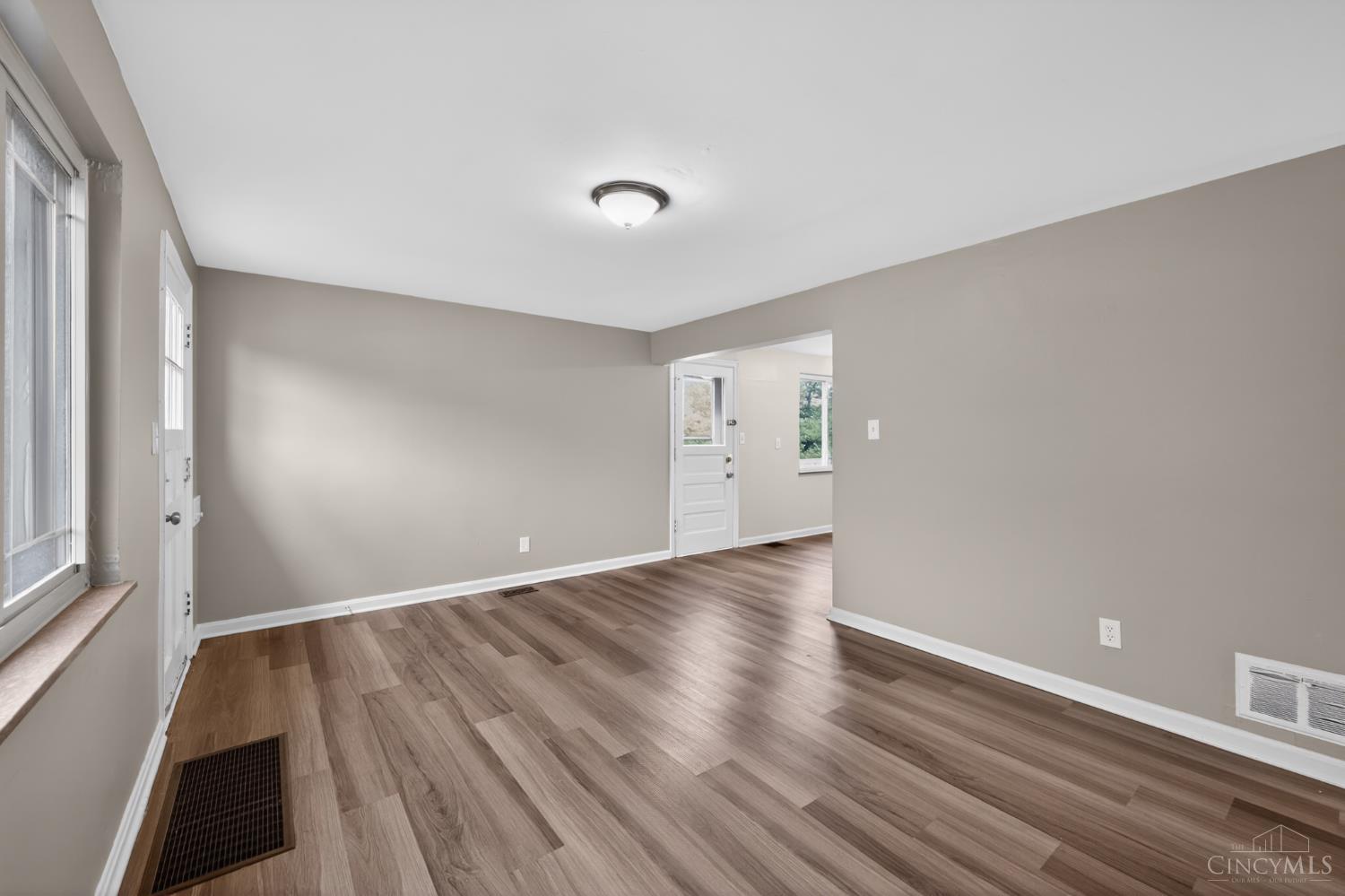 6331 Stover Avenue Property Photo 7