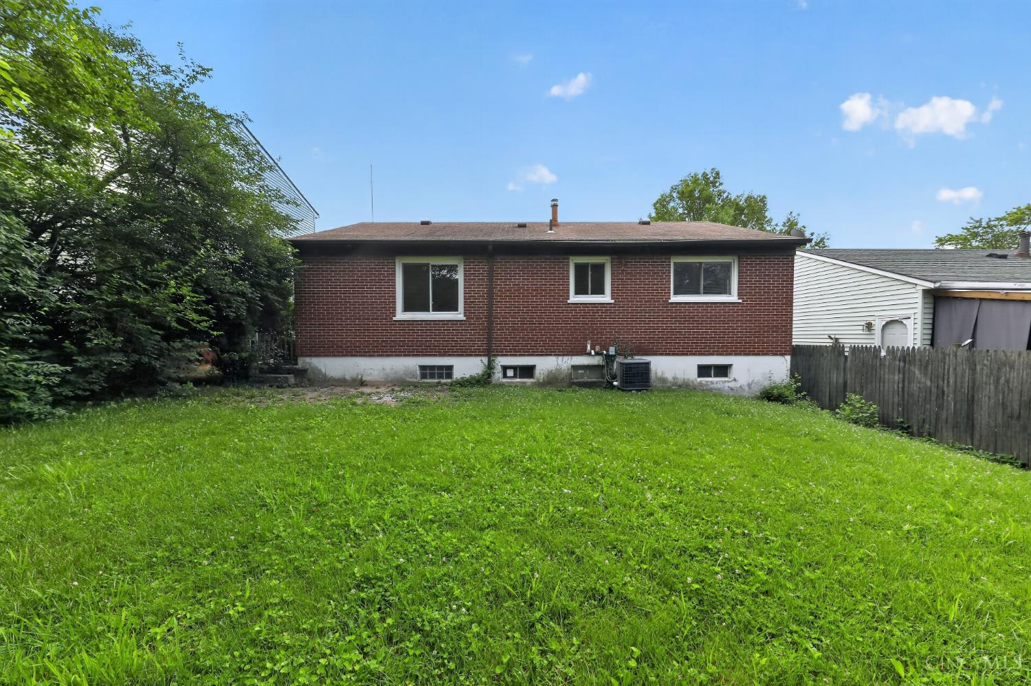 5987 Sunridge Drive Property Photo 4